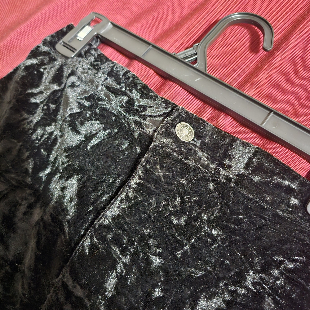 Elegant Black Velvet Women's Pants - Picture 5 of 7